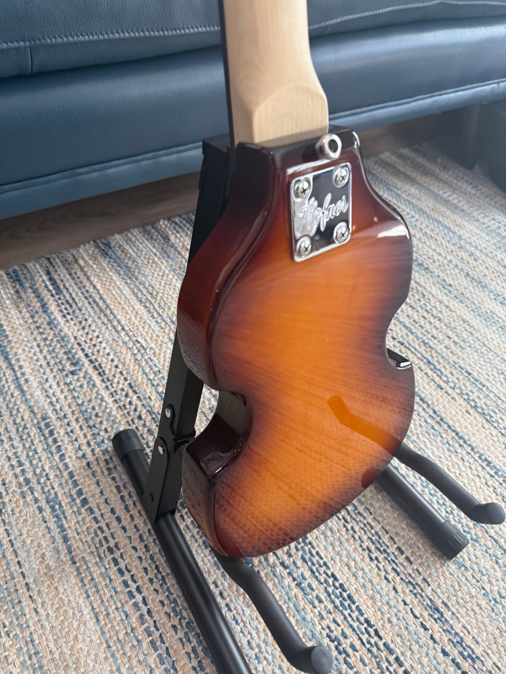 Hofner Contemporary Shorty Violin Bass Used