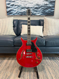 Guitare électrique semi-acoustique Washburn SH35TR Wing Series. Rouge translucide
