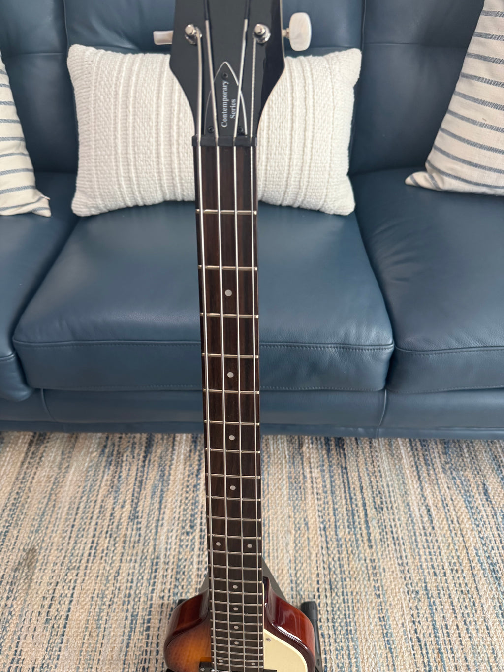 Hofner Contemporary Shorty Violin Bass Used