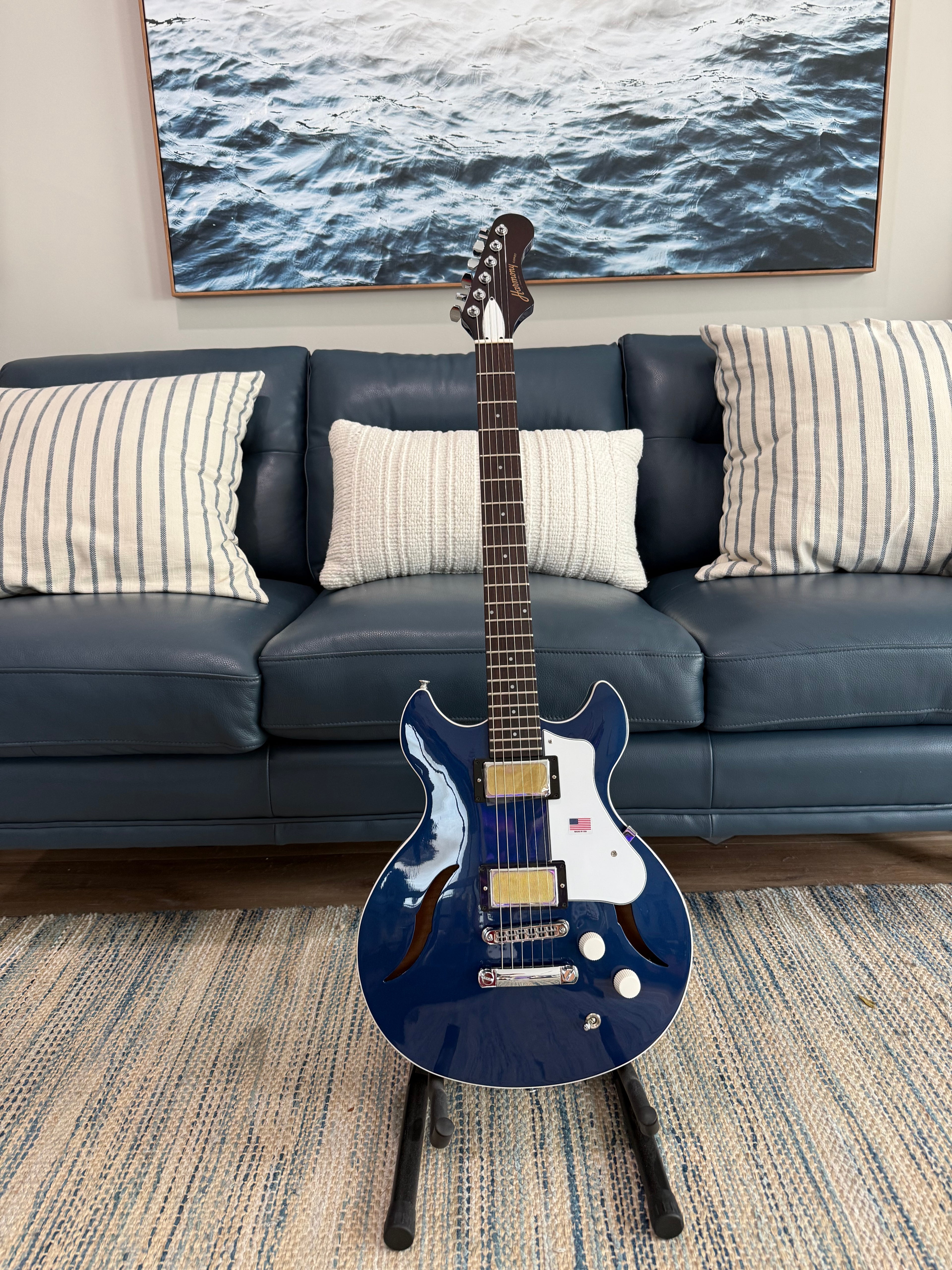 Harmony Standard Comet Electric Guitar w/Case, RW FB, Midnight Blue