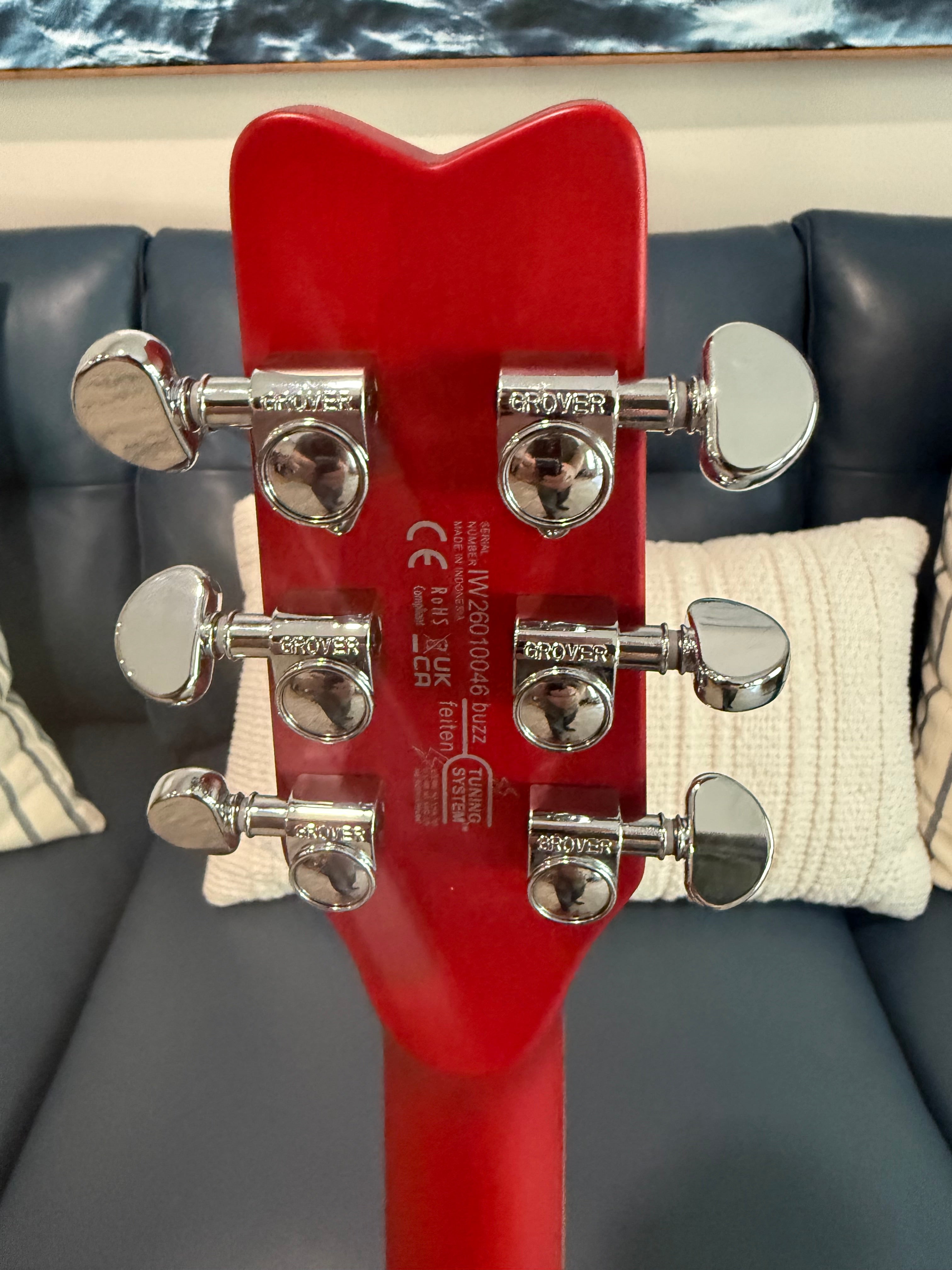 Guitarra Eléctrica Semihueca Washburn SH35TR Serie Wing. Rojo Transparente