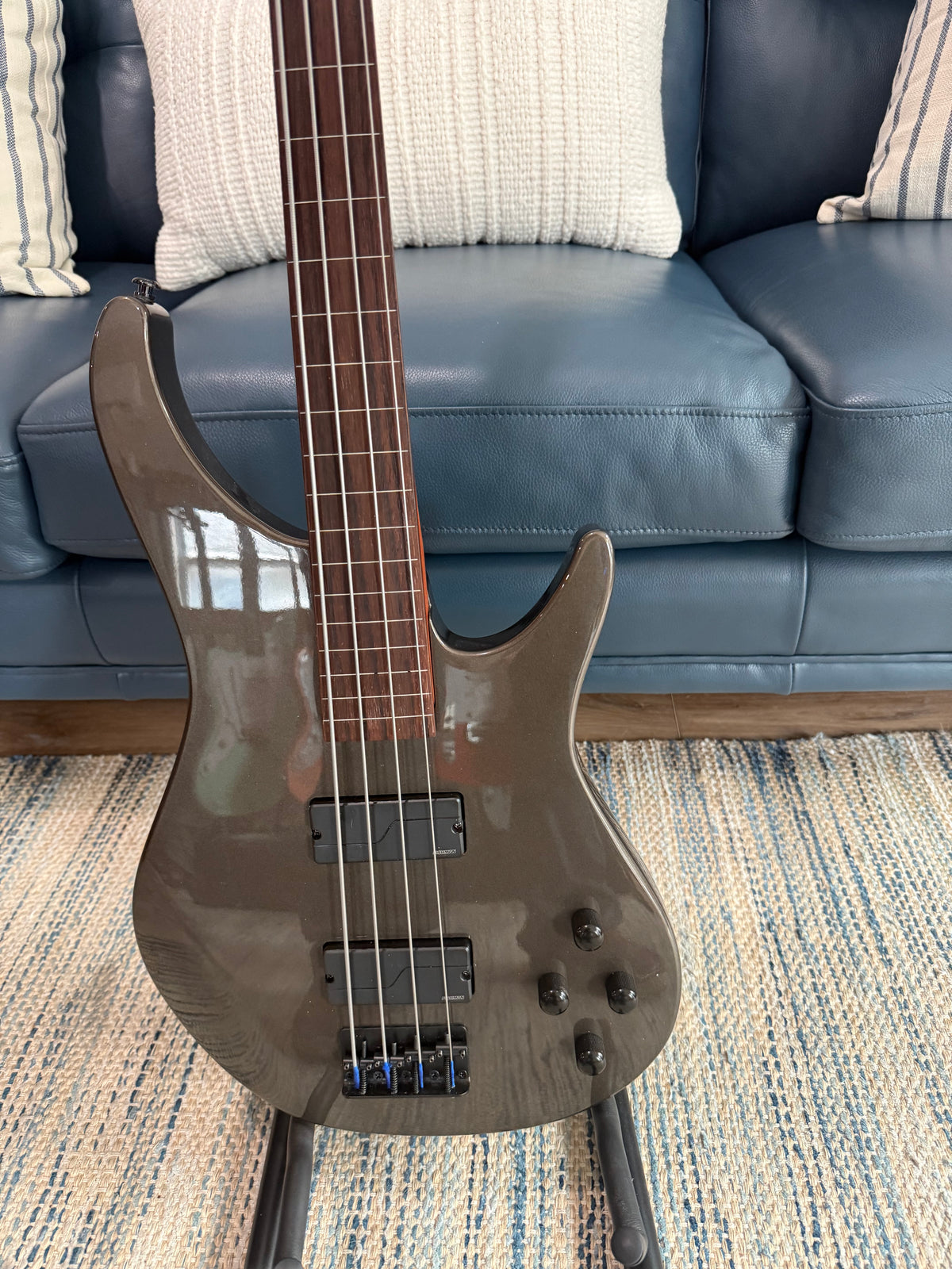 Breaker Bass Ozona Guitar Works Custom Fretless