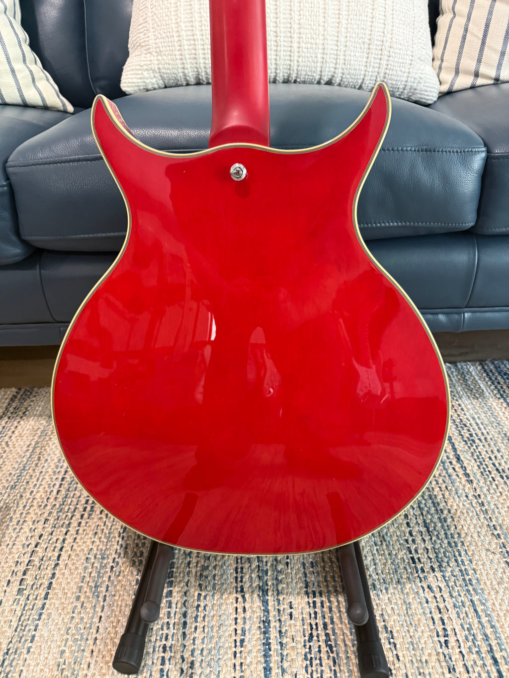 Guitare électrique semi-acoustique Washburn SH35TR Wing Series. Rouge translucide