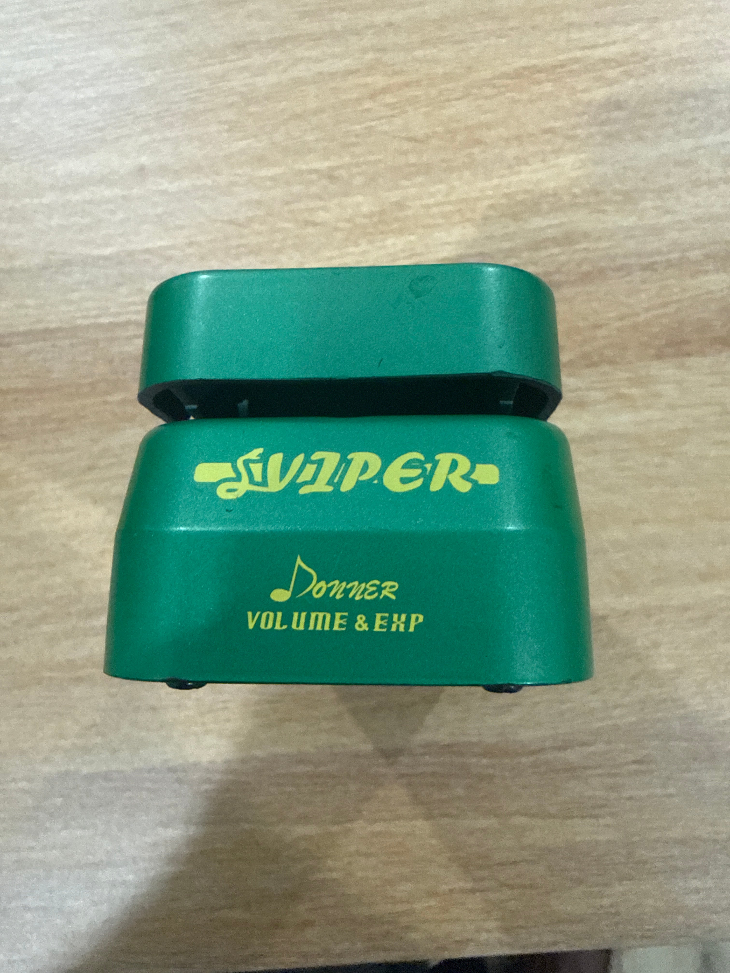 Donner Viper Used