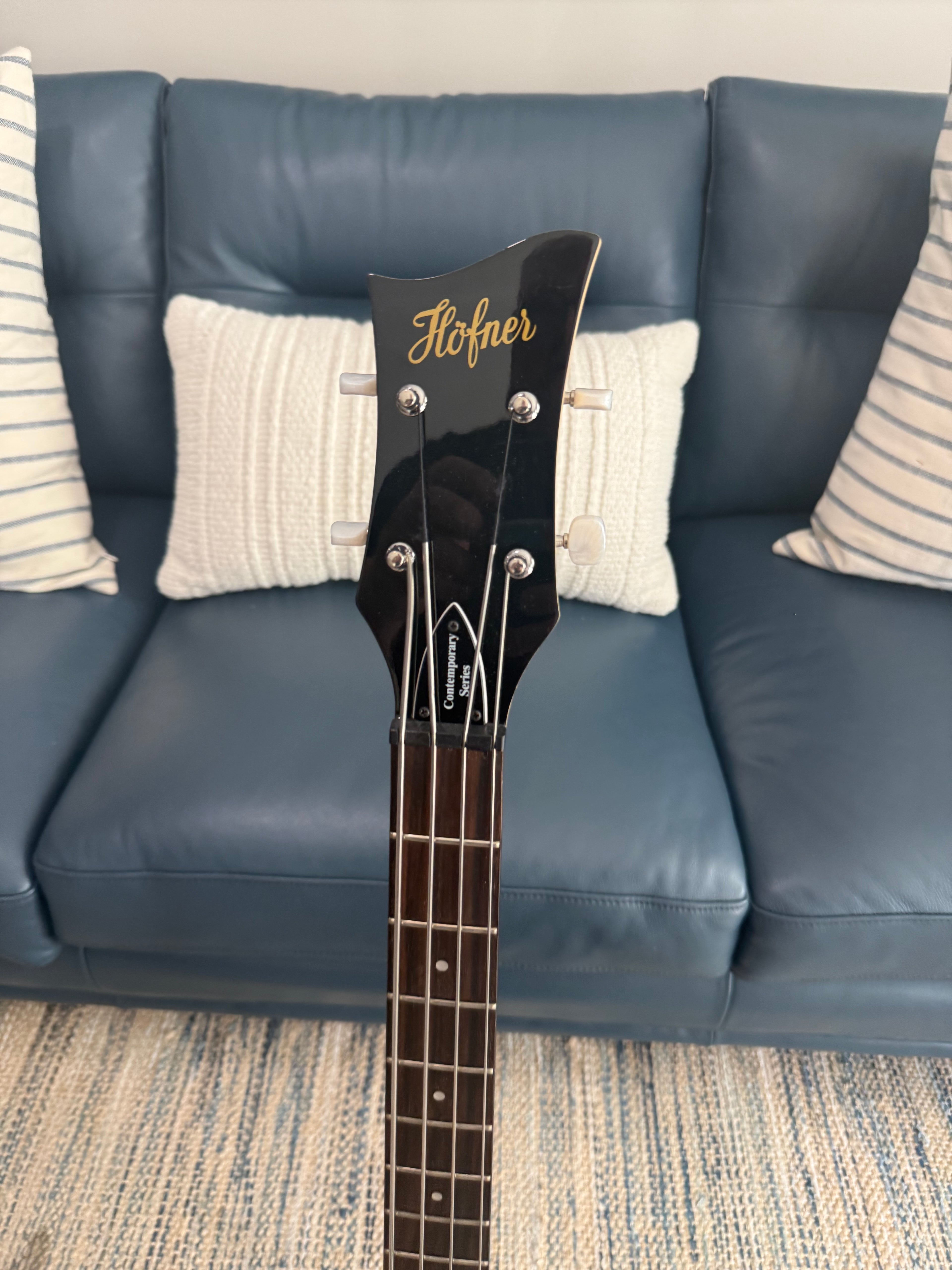 Hofner Contemporary Shorty Violin Bass Used