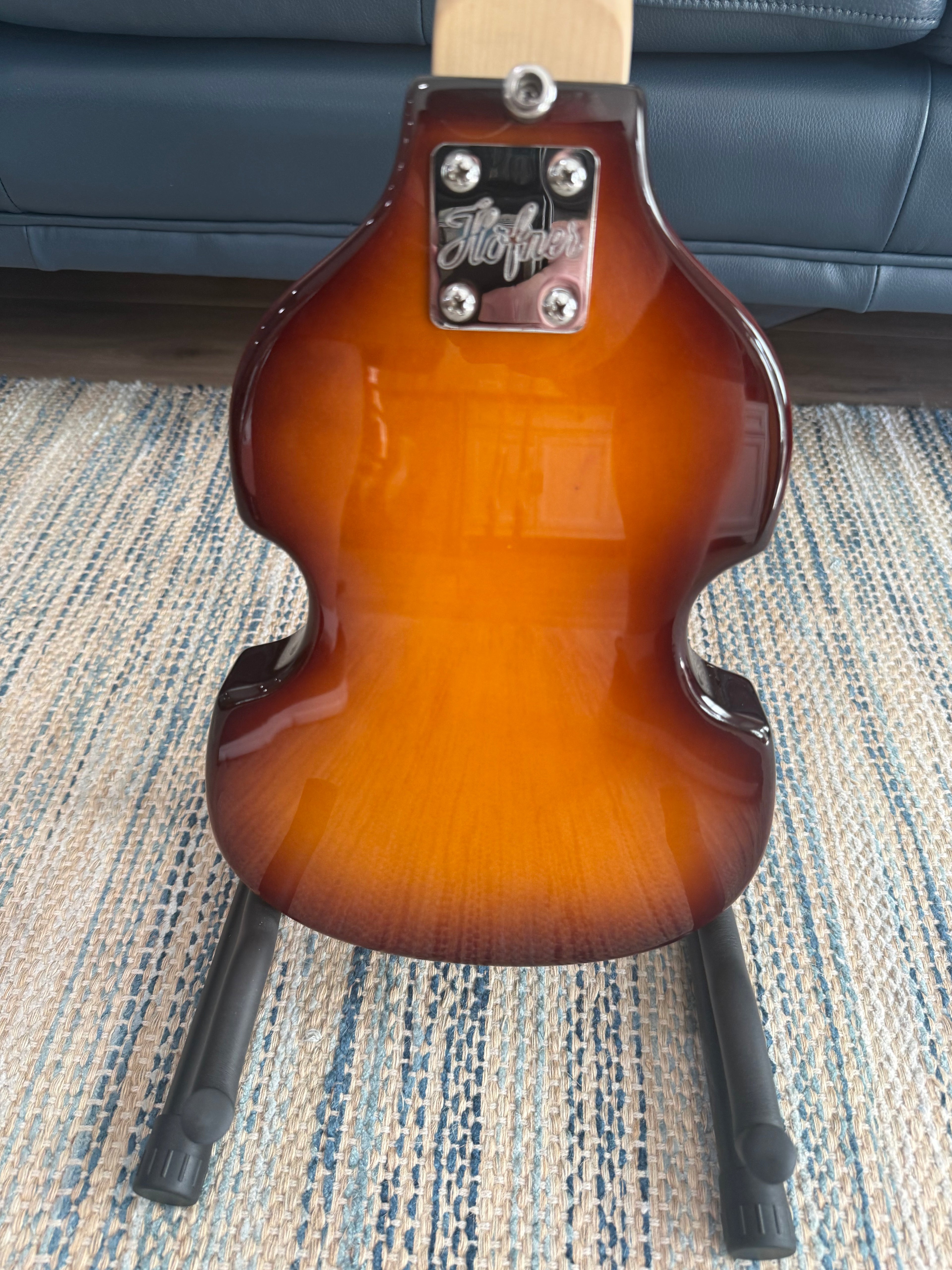 Hofner Contemporary Shorty Violin Bass Used