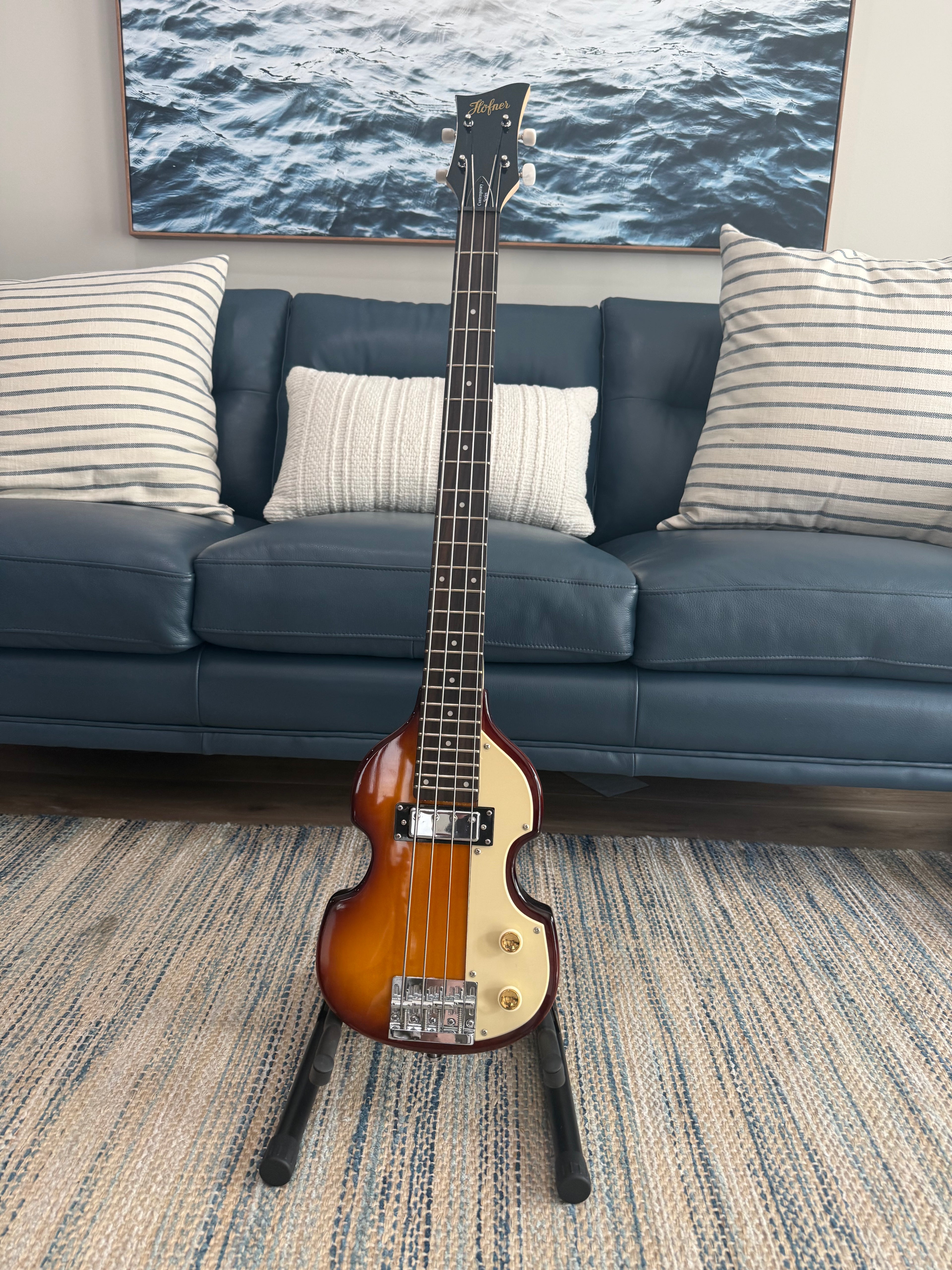 Hofner Contemporary Shorty Violin Bass Used